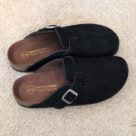 White Mountain Other - White Mountain Women's Black Suede Clogs - Bari Leather Footbeds Clogs
